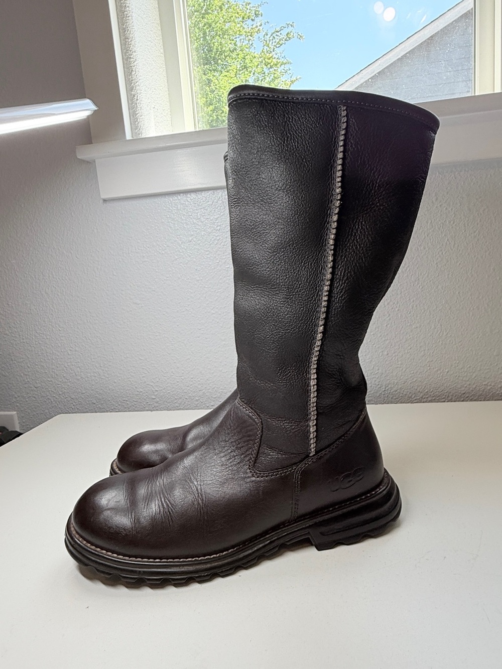 UGG Australia Tall Leather Sheepskin Boots Brown Womens 9 Cozy Boots